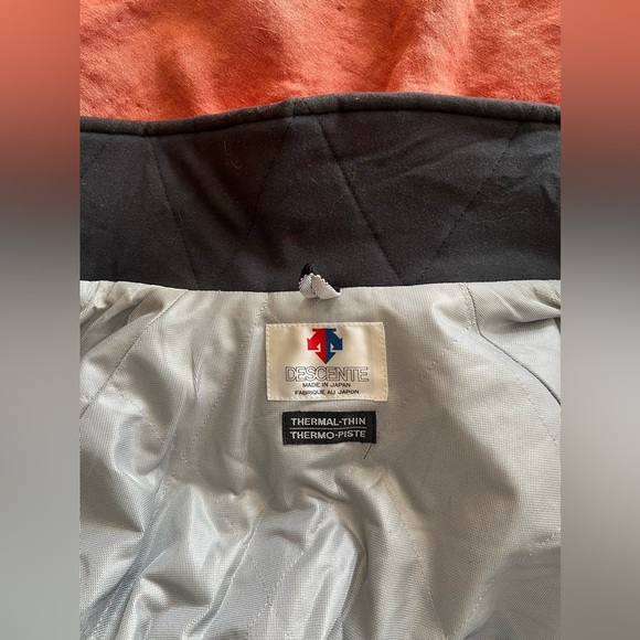Vintage Descente Thermal Ski / Sports Jacket – Made in Japan (L, fits M too) - Picture 8 of 12